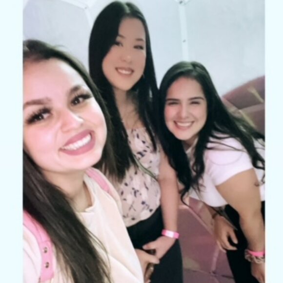 Meet your Posher, Adriana - Picture 4 of 6